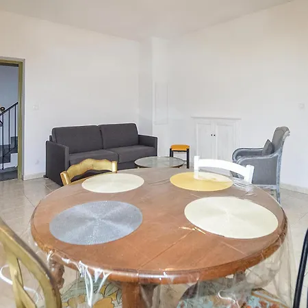 1 Bedroom Lovely In *