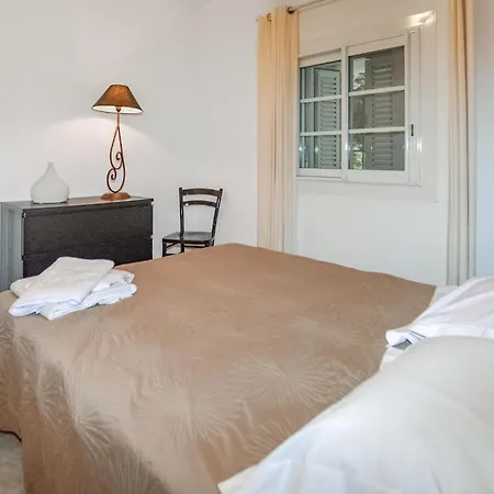公寓 1 Bedroom Lovely In